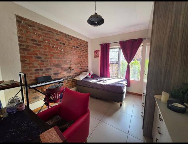 3 BEDROOM CLUSTER FOR SALE IN POMONA